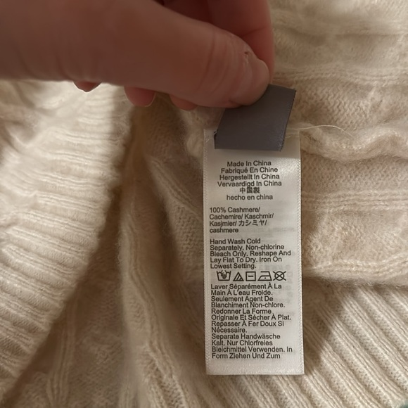 J. Crew Cashmere cable-knit crewneck sweater - Picture 5 of 7